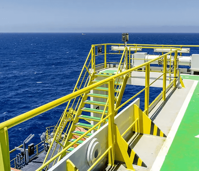 Foto de uma plataforma offshore da Petrobras, exemplo de segurança operacional no segmento.