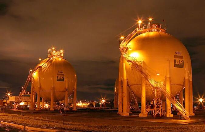 Picture of the Petrobras logistics terminal in Brasília.