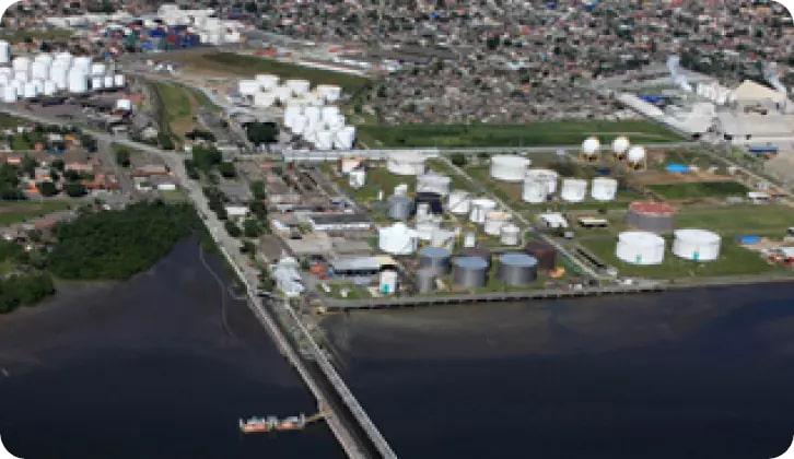 Picture of the Petrobras logistics terminal in Paranaguá.