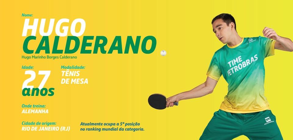 Hugo Calderano posando para a foto com a camiseta com o escrito Time Petrobras.